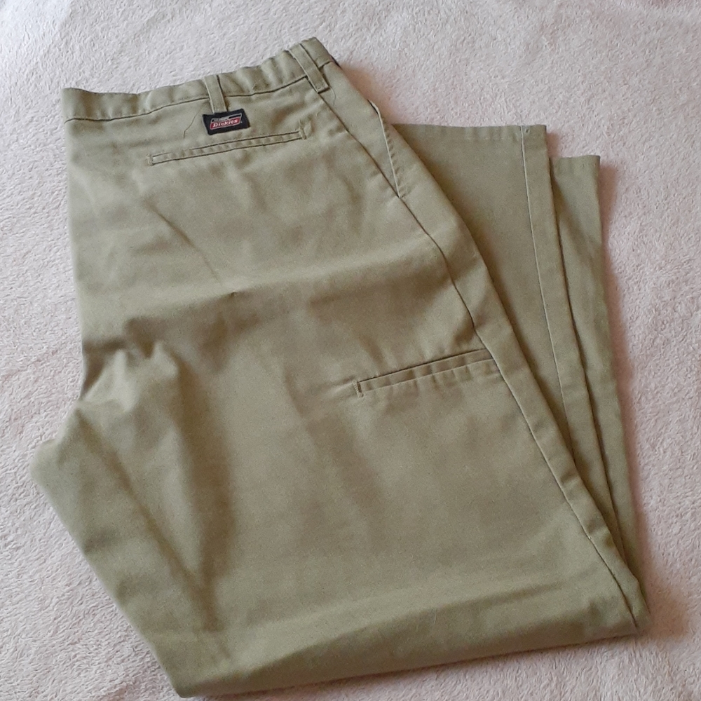Men's Dickies khakis